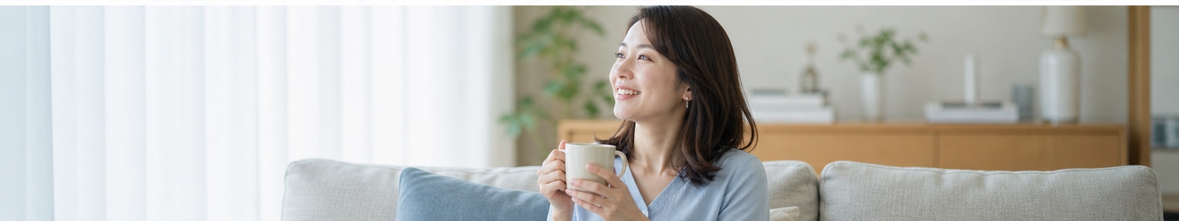 自然な笑顔の女性のイメージ